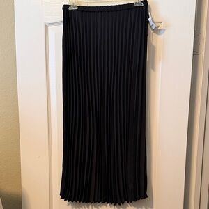 Nordstrom Halogen Elegant Black Pleated Skirt NWT!